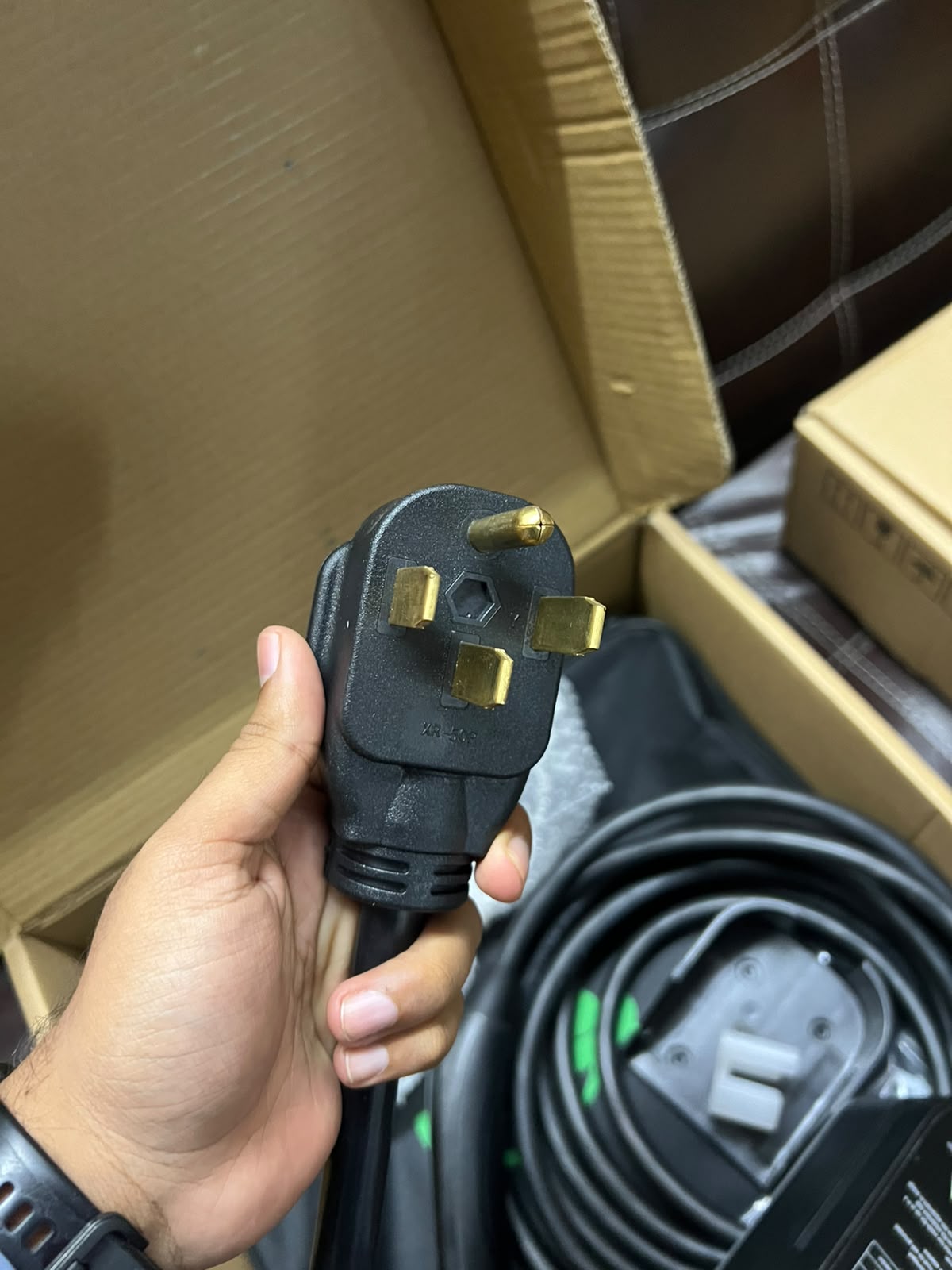 NAIMKOO Tesla Portable EV Charger (2 TO 7 KW Digitally Adustable).